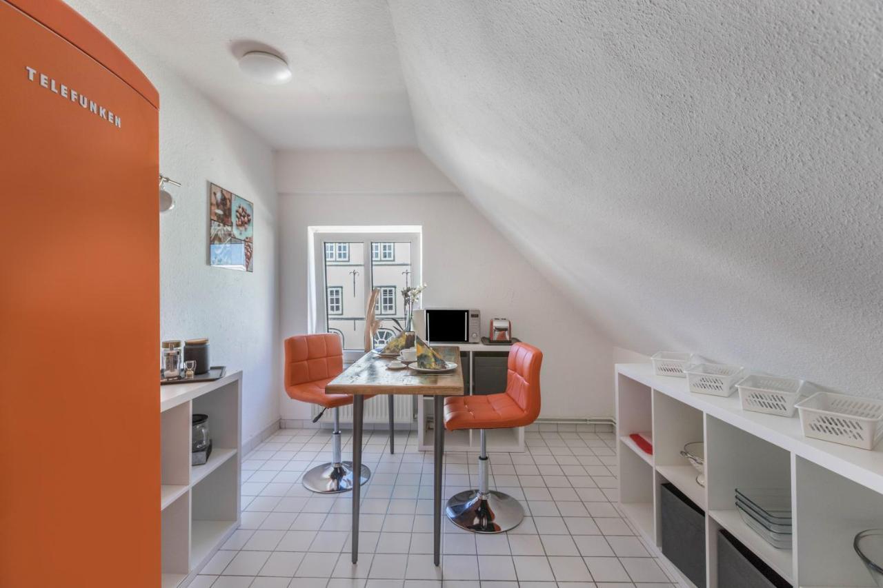 Blumenhaus-Apartment Friedrichstadt Bagian luar foto