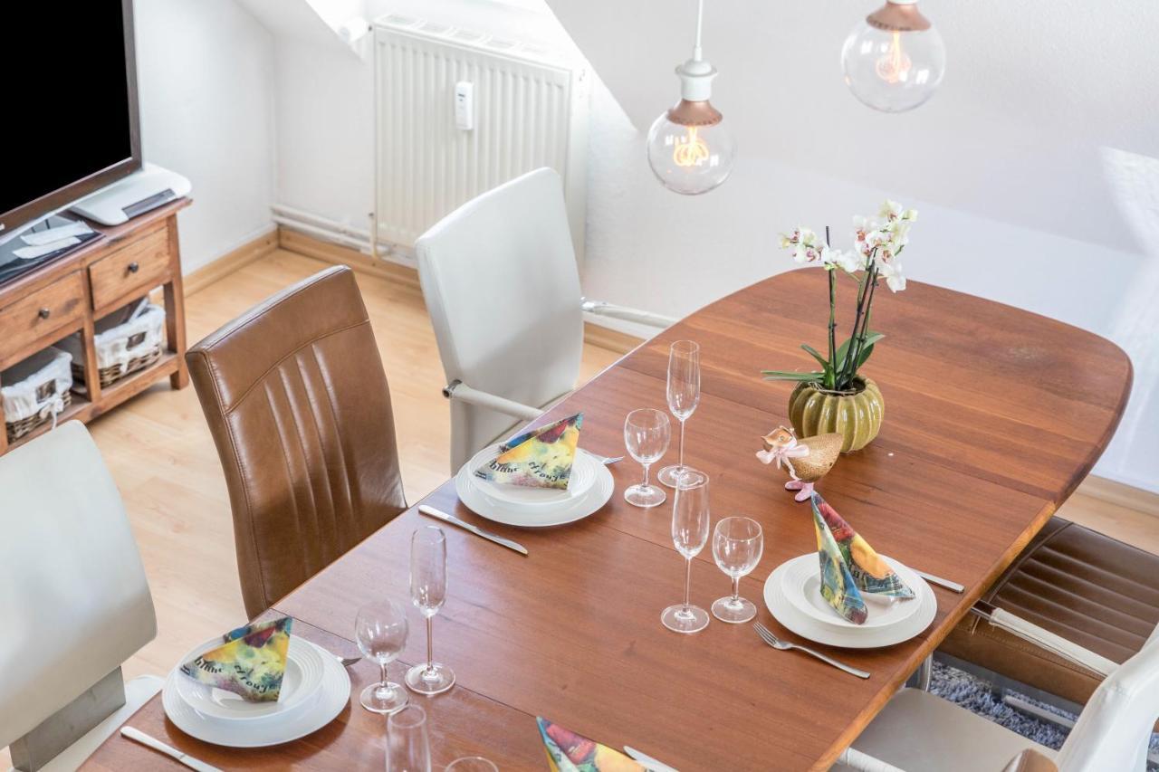 Blumenhaus-Apartment Friedrichstadt Bagian luar foto